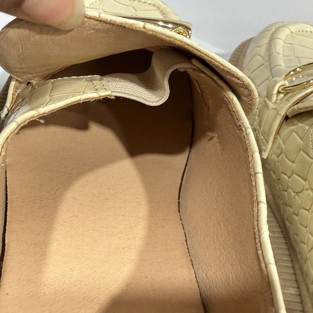 Urban Outfitters Loafers Womens 9 Cream Faux Patent Leather Chunky Platform NEW - Picture 9 of 16